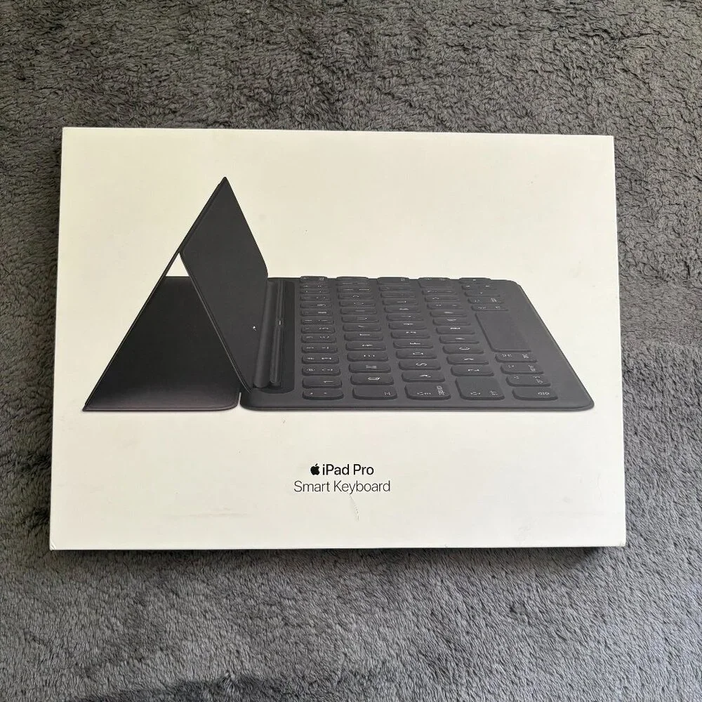 Apple iPad Pro Smart Keyboard 10.5” | Model A1829 | With Box
